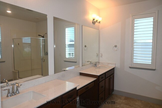 Building Photo - 10060 Carinata Dr