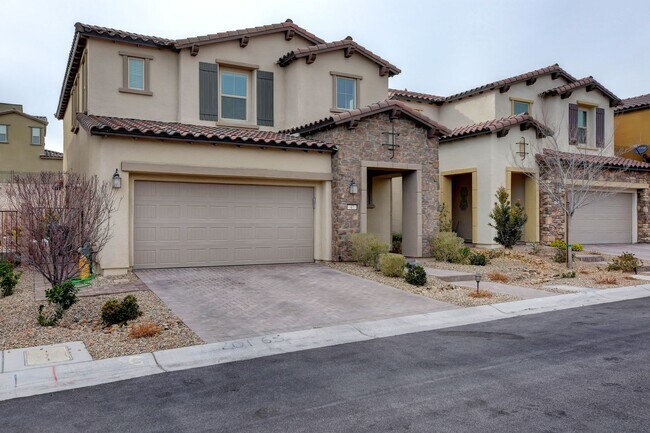 Building Photo - 47 Berneri Dr