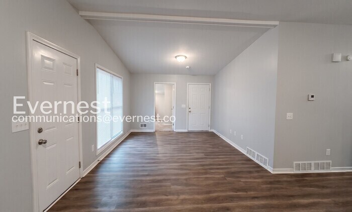 Building Photo - 3024 Pasadena Dr