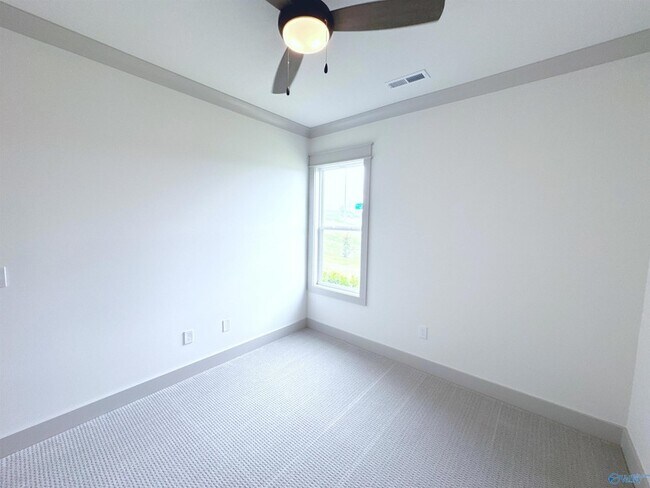 Building Photo - 106 Upperline St