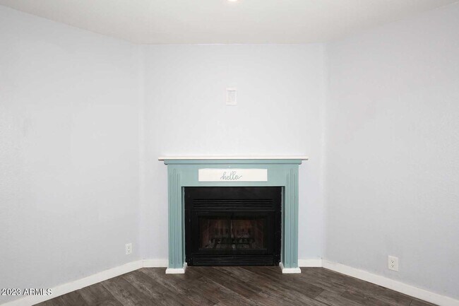 Building Photo - 522 W Blackhawk Dr