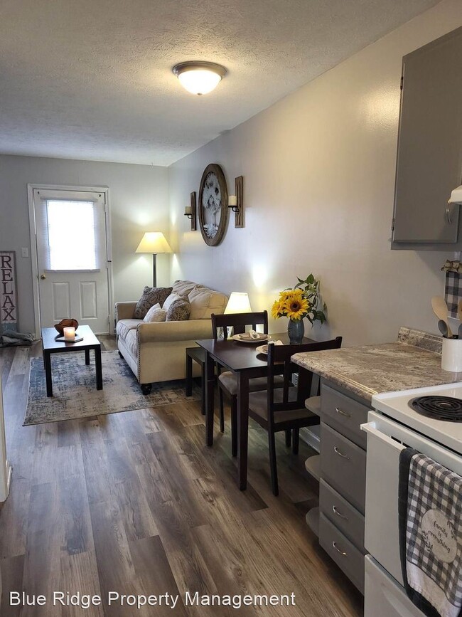 Building Photo - 2 br, 1.5 bath House - 104 Autumn Creek Lane