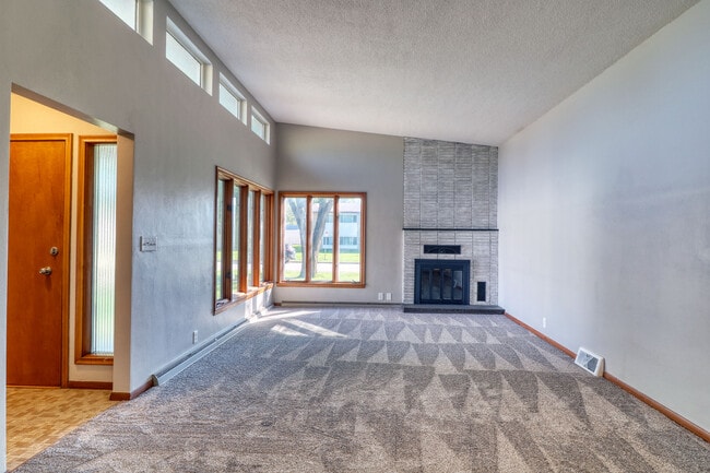 Building Photo - 1817 14th St S