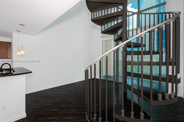 Building Photo - 300 S Biscayne Blvd