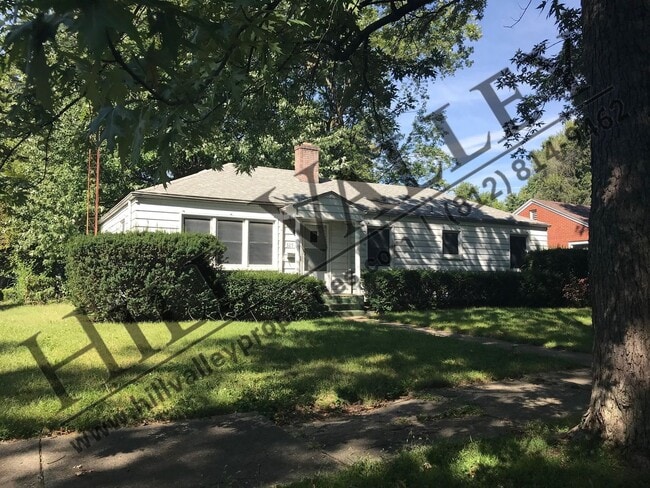 Primary Photo - Three bedroom, 1 1/2 bath - East