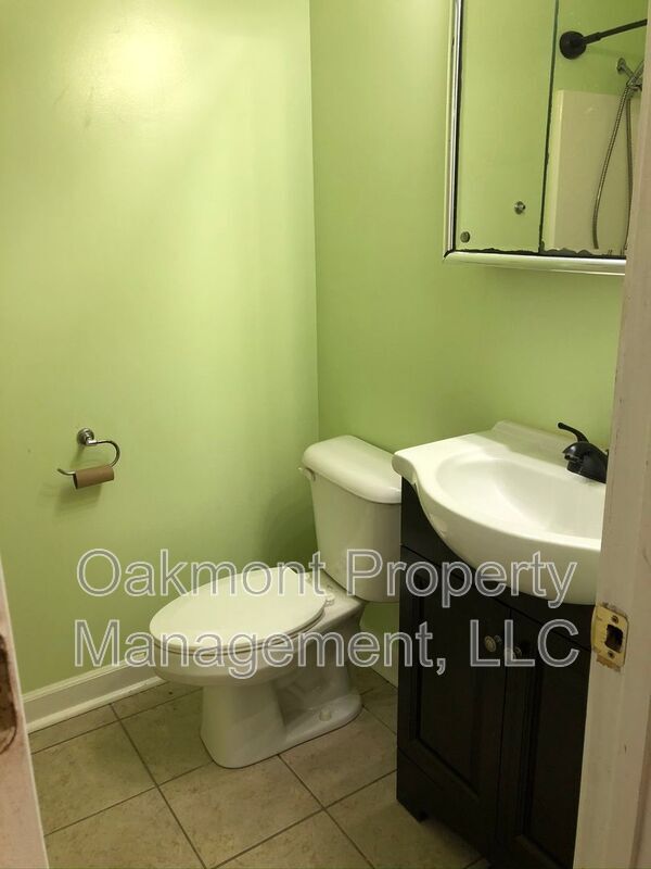 Building Photo - 4047 Village Dr