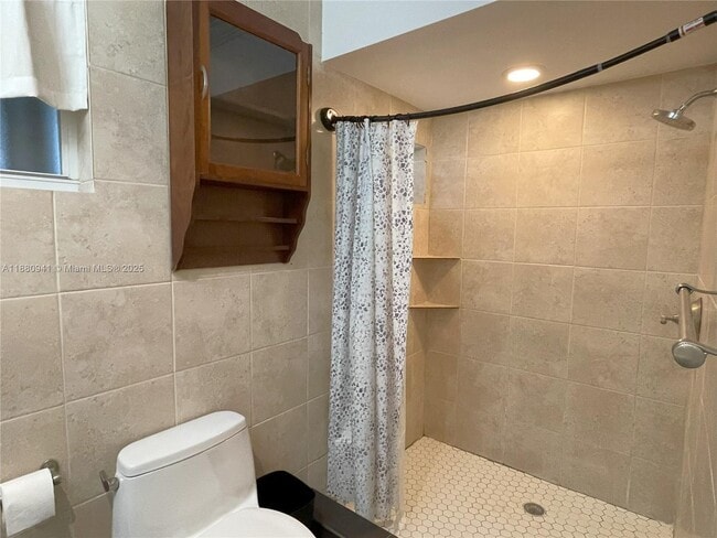 Building Photo - 5740 SW 45th Terrace