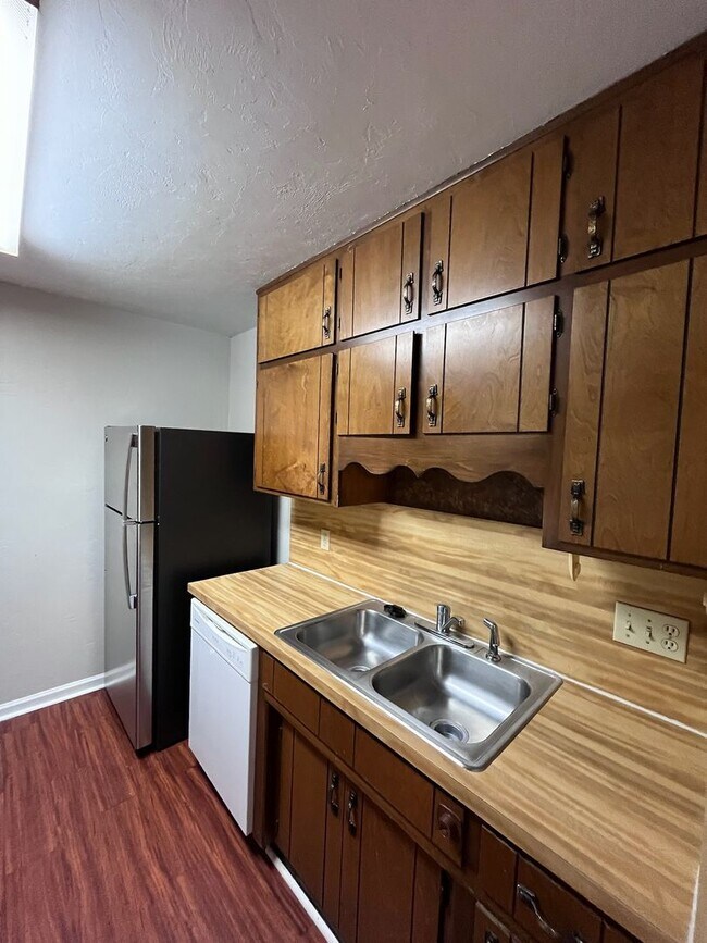 Building Photo - 3732 Donovan Dr