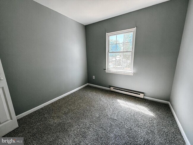 Building Photo - 75 Grand Dr