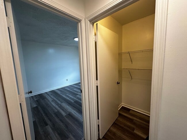 Building Photo - Newly Remodeled Duplex in Blacksburg