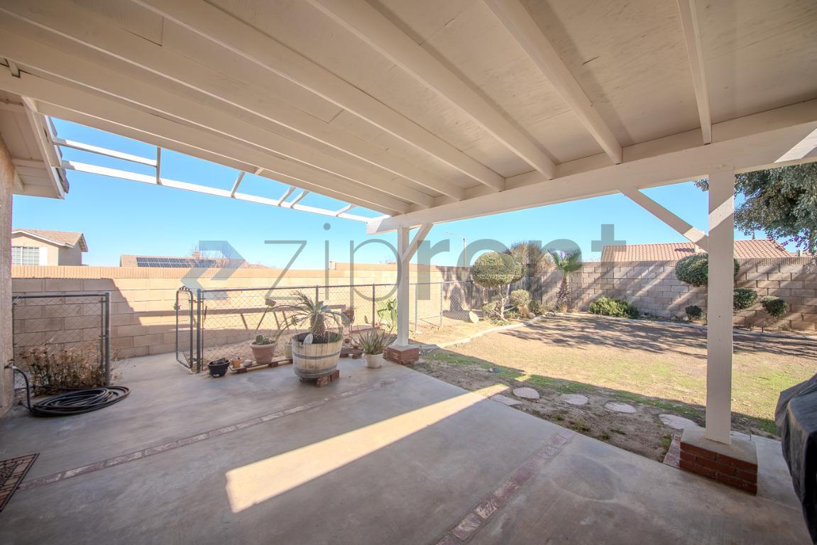 Building Photo - 38502 Juniper Tree Rd