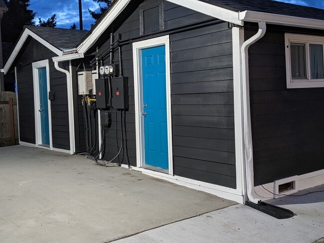 Back door unit 1 & 2 - 827 10th St