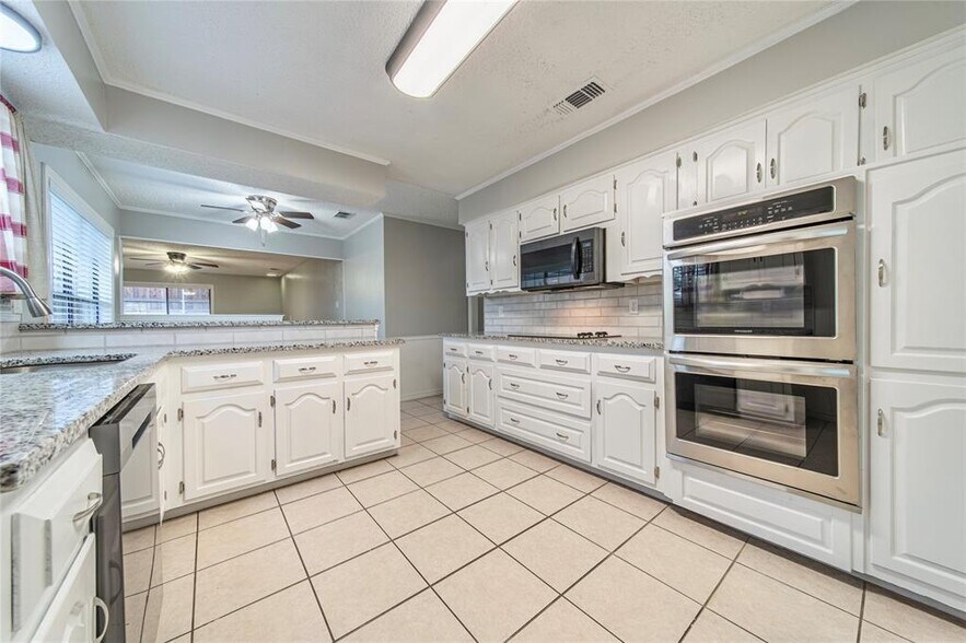 Building Photo - 408 Shoreview Dr