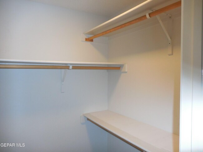Building Photo - 356 Jardin Bello Ave