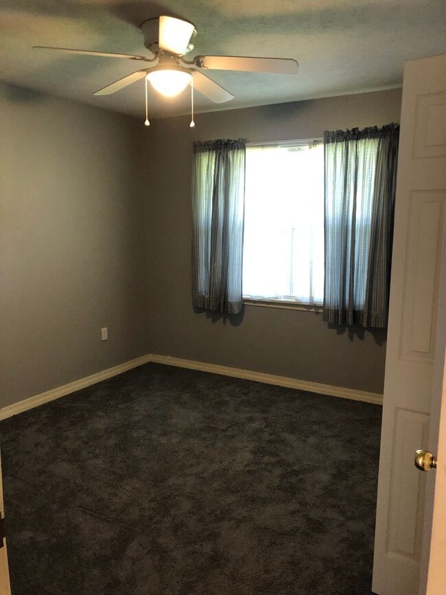 Building Photo - Peaceful 3-Bed, 2-Bath Home on 1.18 Acres ...