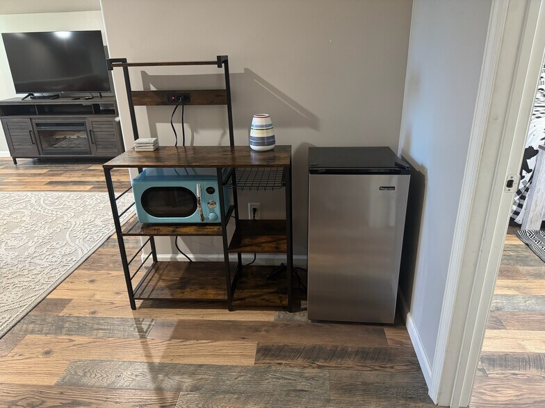 Building Photo - 8688 E Pittman Valley Rd