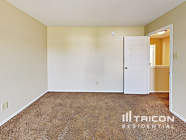 Building Photo - 6733 Everbloom Ln