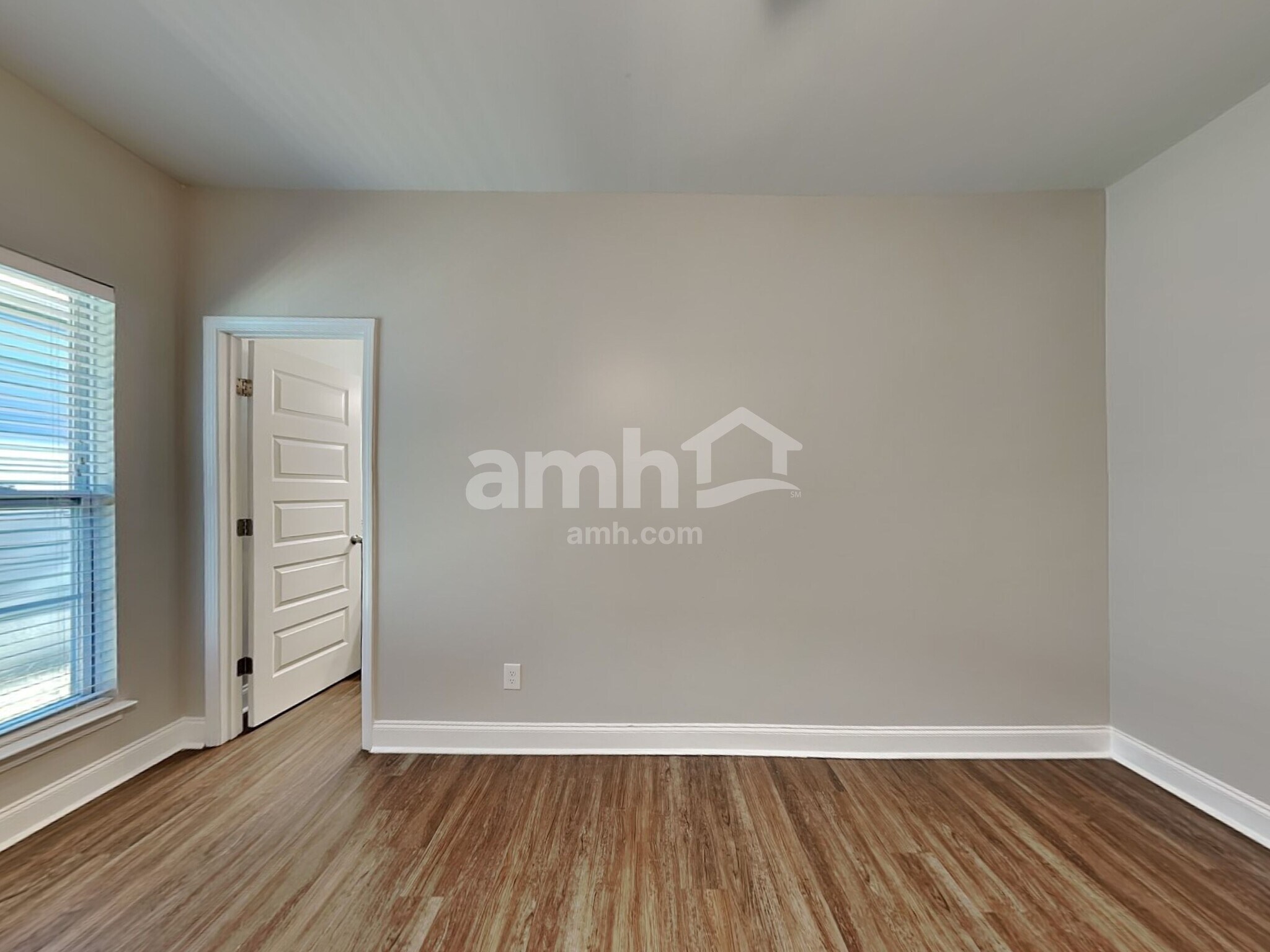 Building Photo - 5340 Tupelo St