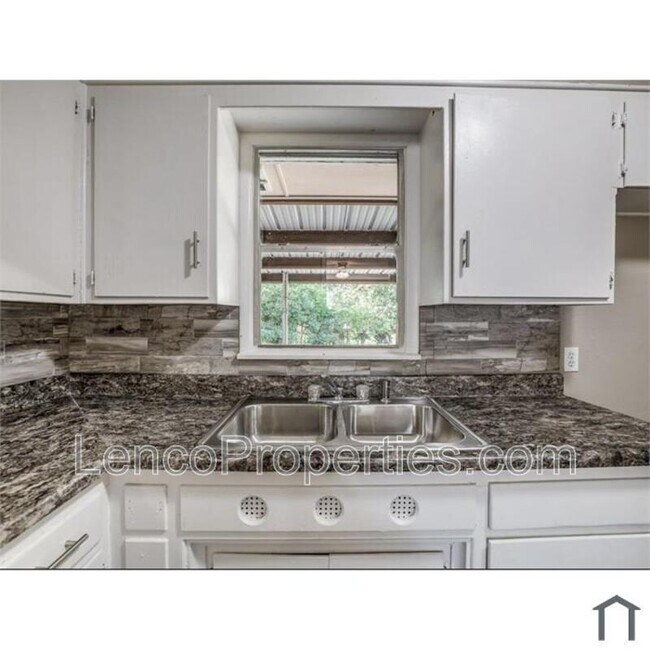 Building Photo - 2741 SW Murray Dr