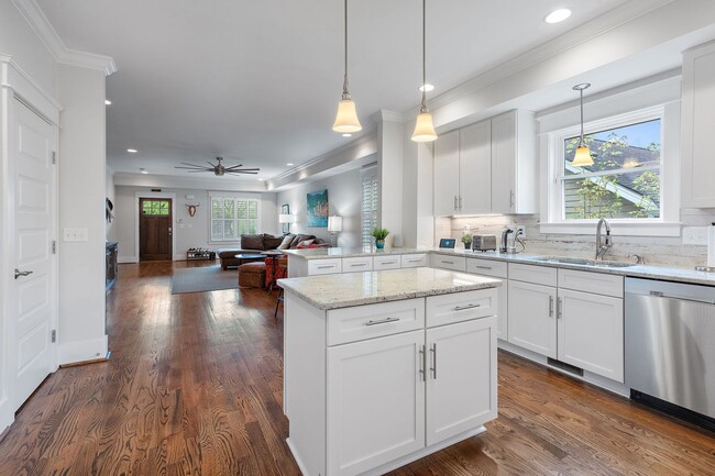 Building Photo - 414B St Francis Ave