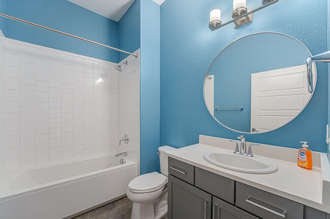 Building Photo - 3 bed/3 bath Amazing House close to Stanle...