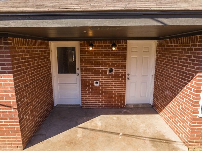 Building Photo - SF-066-601 &amp; 603 South 16th Street Duplex