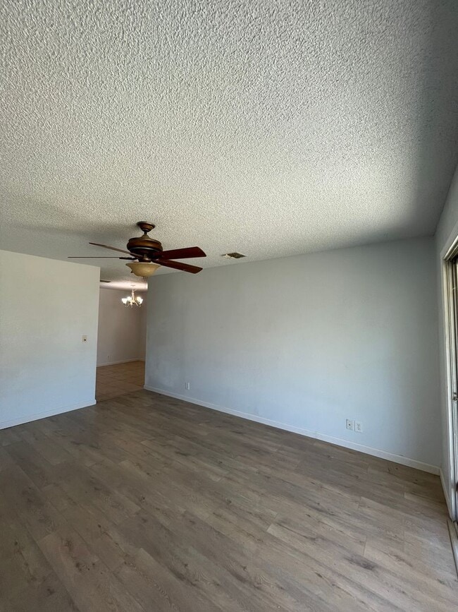 Building Photo - Move-In Ready 4 Bedroom Home!