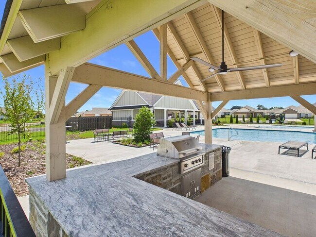 Building Photo - 127 Wolfe Ln