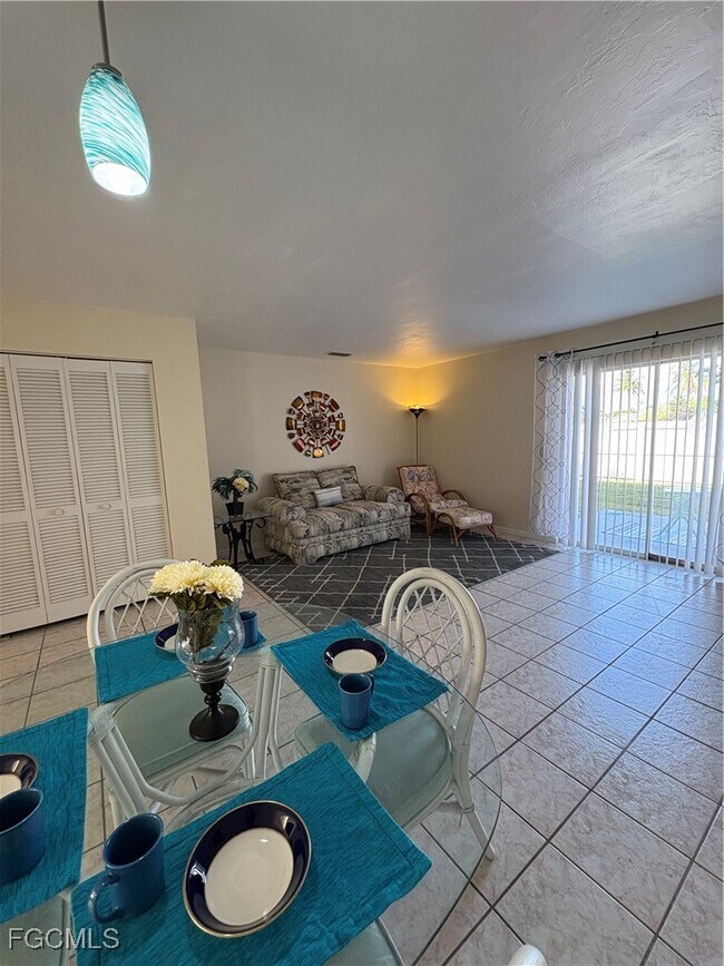 Building Photo - 1005 SW 48th Terrace