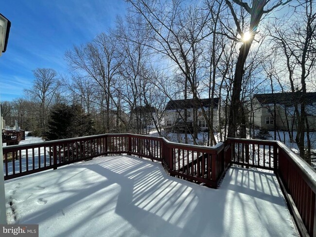Building Photo - 21330 Meadow Field Ct
