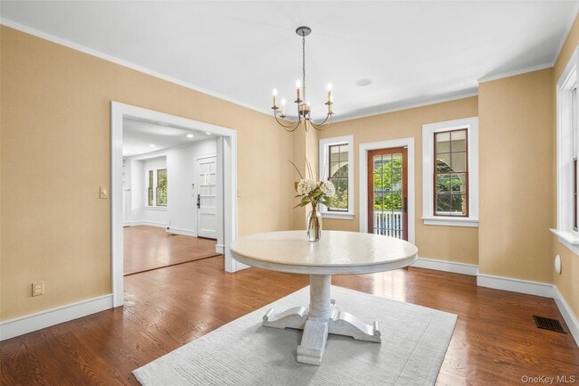 Building Photo - 6 Summit Ave