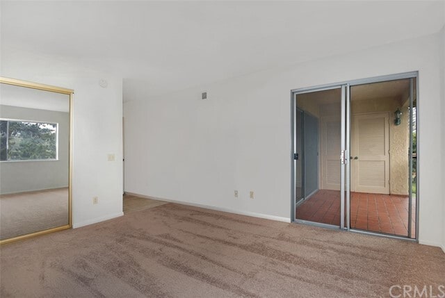 Building Photo - 31618 W Nine Dr