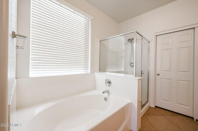 Building Photo - 14088 W Aster Dr