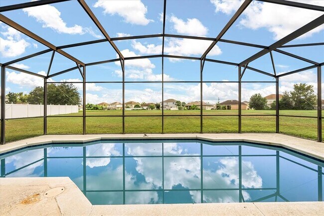 Building Photo - 521 Bromley Ct