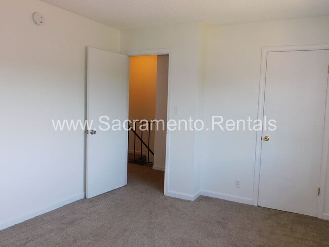 Building Photo - Affordable 2bd/1ba Fourplex with Garage ne...