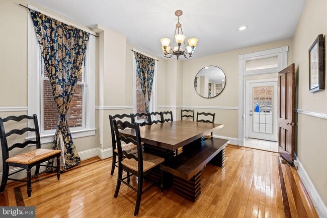 Building Photo - 1402 Light St