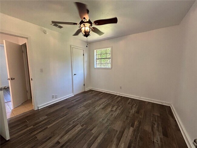 Building Photo - 5178 Fairview Highland Dr
