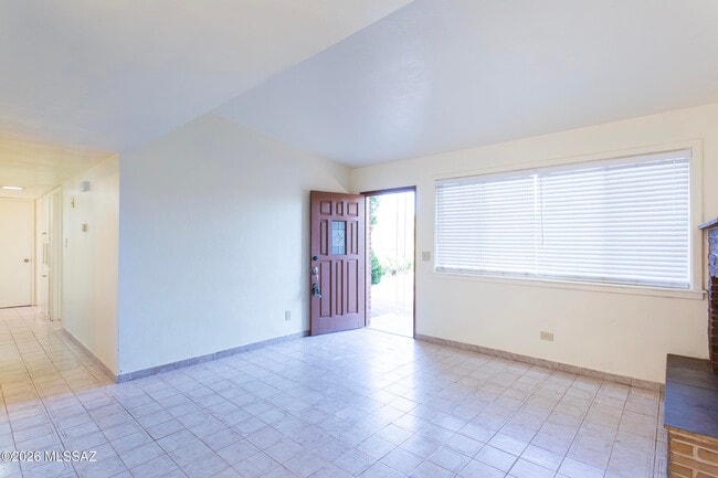 Building Photo - 535 N Cimarron St