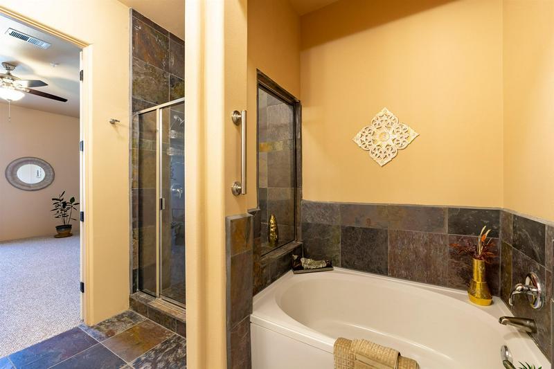 Building Photo - 1405 Vegas Verdes Dr