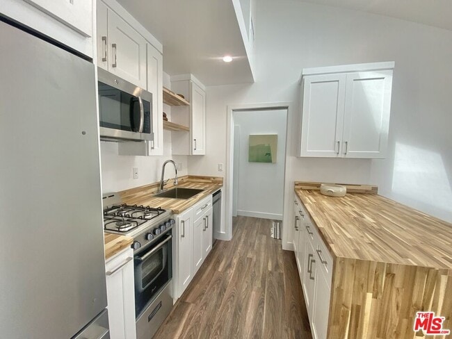 Building Photo - 5137 1/2 N Eagle Rock Blvd