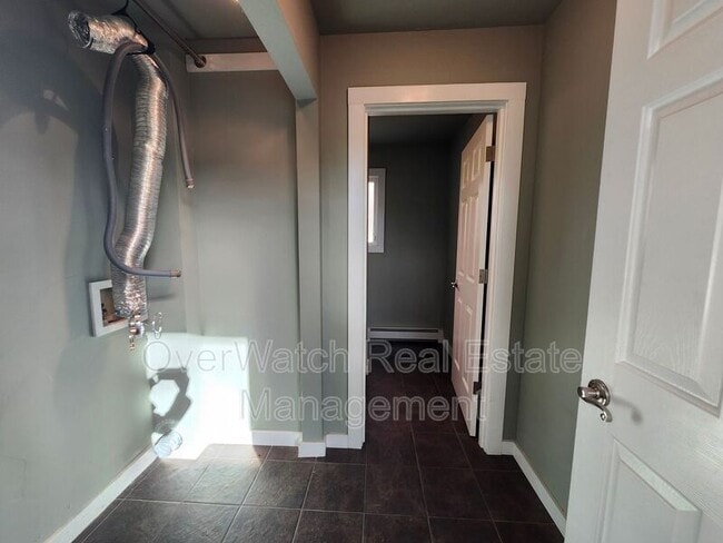 Building Photo - 2435 Clements Dr