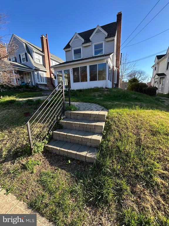 Building Photo - 243 Rockglen Rd
