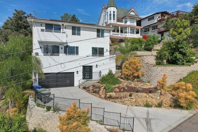 Building Photo - 1644 Cuyamaca Ave