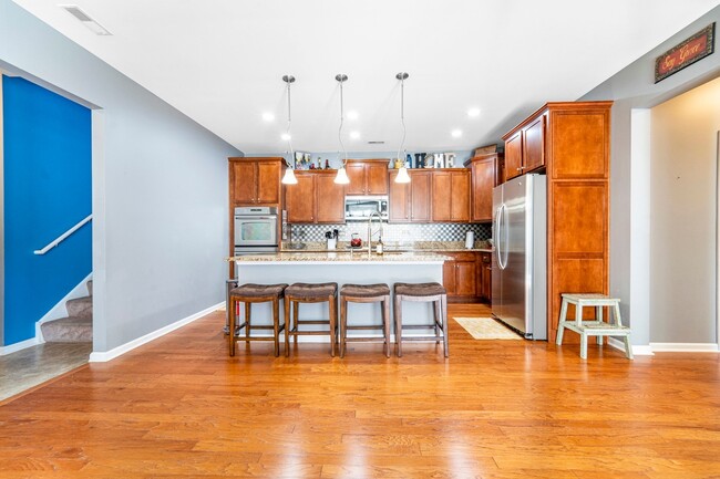 Building Photo - 16519 S Fox Run Cir