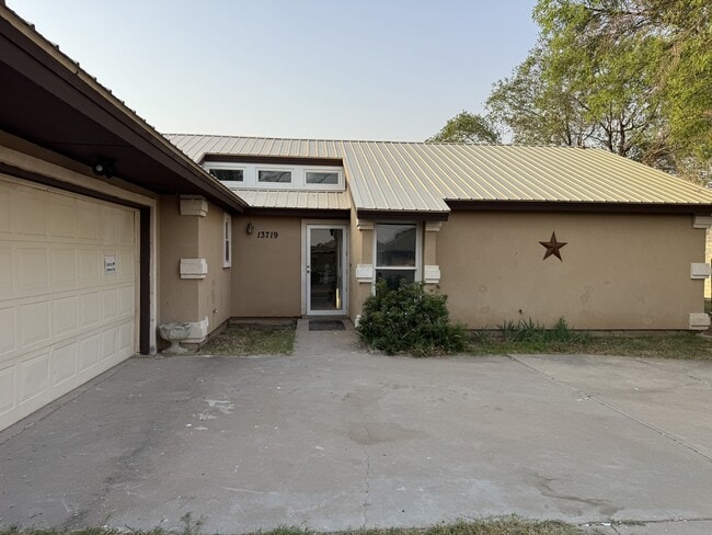 Building Photo - 13719 W County Rd 122