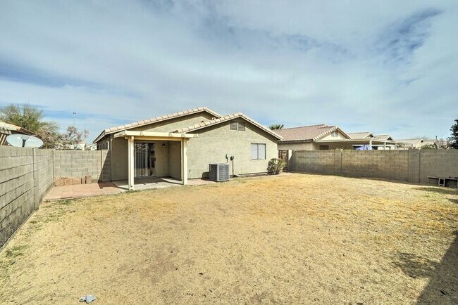 Building Photo - COMING SOON! Spacious 3 Bed 2 Bath home in the Estrella Neighborhood