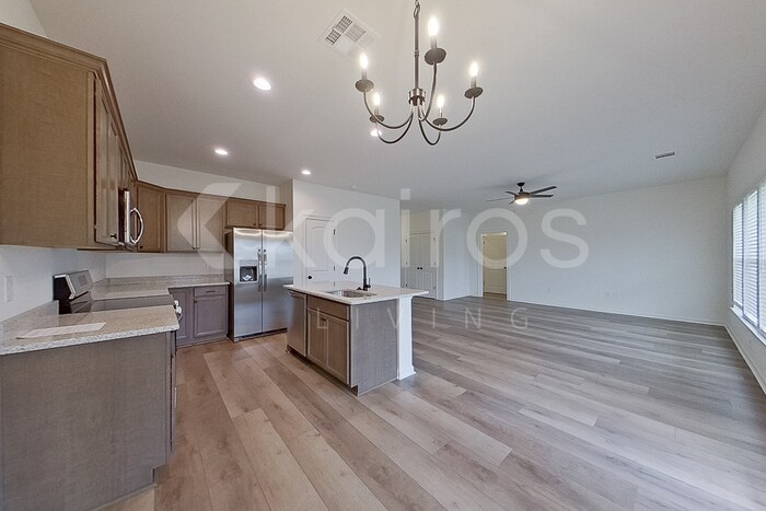 Building Photo - 118 Rainfall Ln