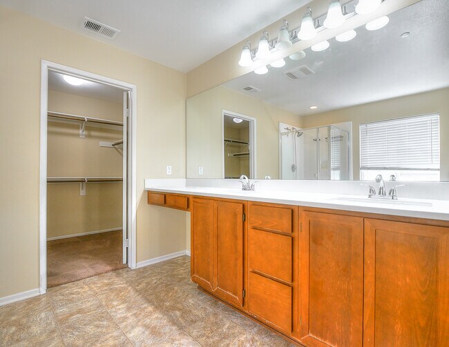 Building Photo - 34212 Woodmont