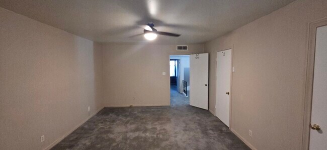 Building Photo - 5217 Arboles Dr