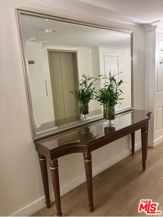 Building Photo - 321 N Oakhurst Dr